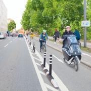 📷 Fotoaktion: Menschliche Poller in der Isarparallele